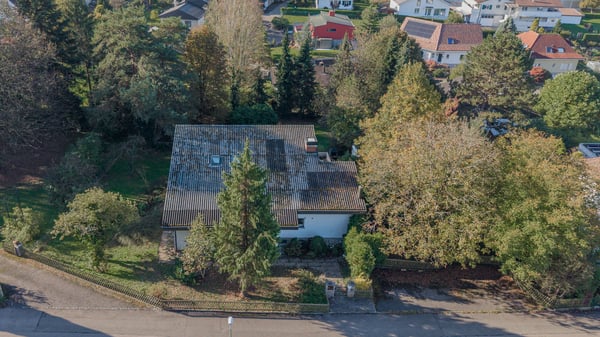 Weitläufiges Grundstück an erhöhter Lage 3