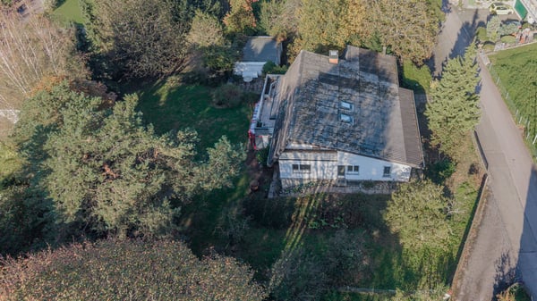 Weitläufiges Grundstück an erhöhter Lage 7