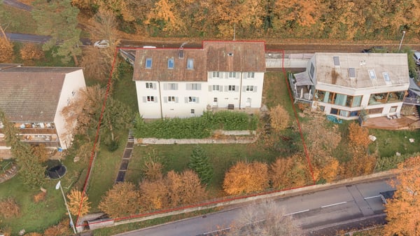 Mehrfamilienhaus mit sechs Wohnungen und 5 Aussenparkplätzen 1