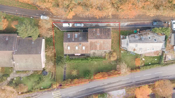 Mehrfamilienhaus mit sechs Wohnungen und 5 Aussenparkplätzen 3