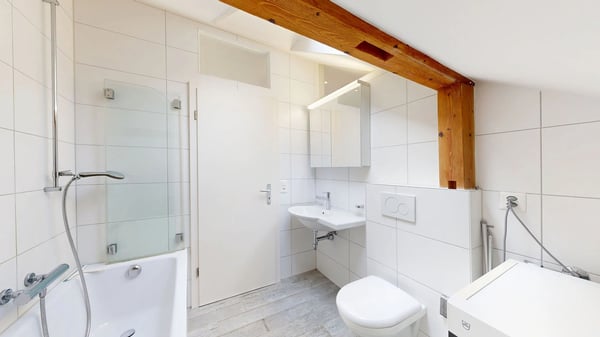 Mehrfamilienhaus mit sechs Wohnungen und 5 Aussenparkplätzen 11