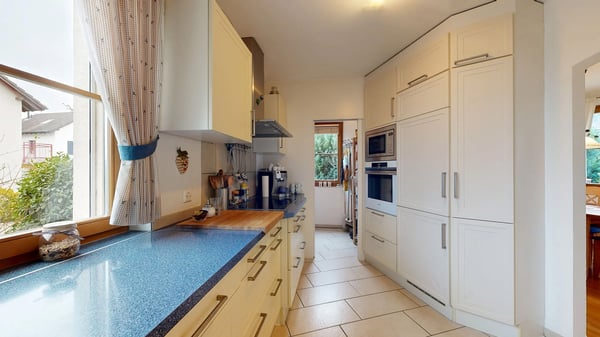 Schönes 1.5-Zimmer-Einfamilienhaus mit Carport und grossem Garten 2