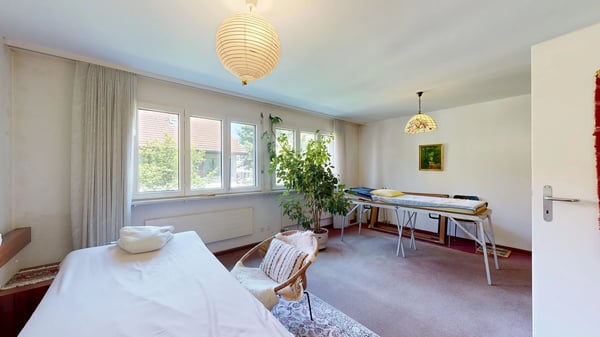 Zentral gelegene 3.5-Zimmer-Wohnung mit Einstellhallenplatz 9