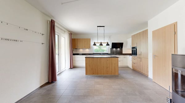 Schönes 4.5-Zimmer-Einfamilienhaus mit 2.5-Zimmer-Einliegerwohnung 2
