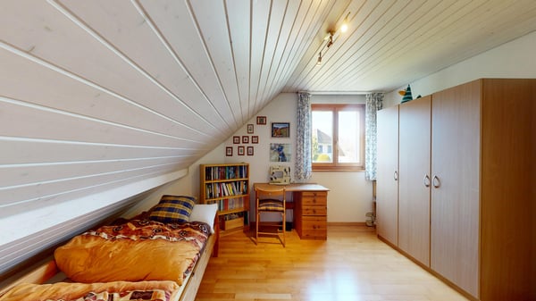 Charmantes, freistehendes 7.5-Zimmer-Einfamilienhaus mit Carport 13