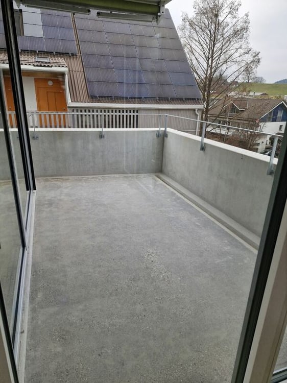 schöne grosse 3,5-Zimmer-Attikawohnung 6