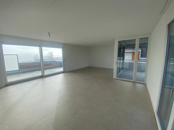 schöne grosse 3,5-Zimmer-Attikawohnung 4