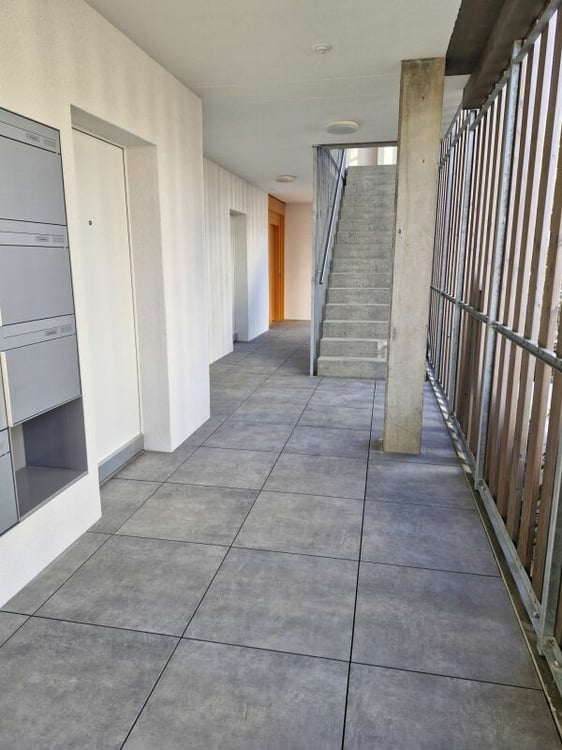 schöne neuwertige 2.5-Zimmerwohnung im 1. OG mit Wintergarten 8