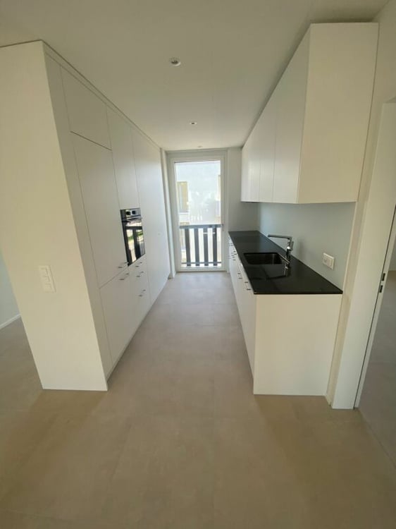 schöne neuwertige 2.5-Zimmerwohnung im 1. OG mit Wintergarten 2