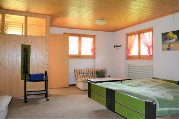 Renovationsbedürftiges Chalet bei Staldenried in herrlicher Umgebung 10