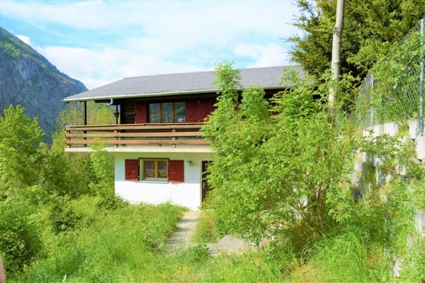 Renovationsbedürftiges Chalet bei Staldenried in herrlicher Umgebung 13