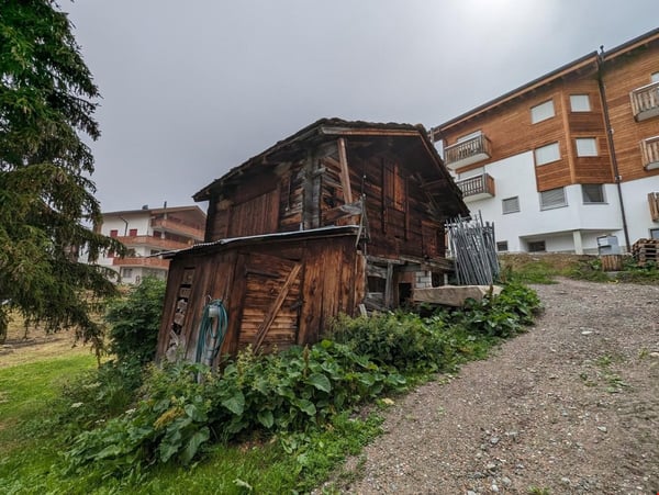 Stall-Scheune in der Dorfzone von Grächen 2