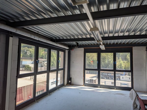 Gewerbe- und Büroflächen im aufstrebenden Industriegebiet 10