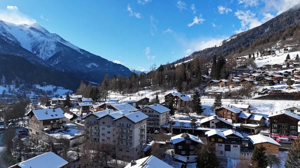 Stadel im typischen Walliserstil inmitten von Fiesch 10