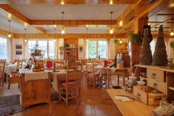 Idyllisches Restaurant mit zwei Wohnungen bei Leukerbad 4