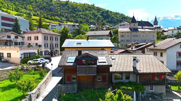 Einfamilienhaus an sonniger Lage und atemberaubender Weitsicht in Leuk 14