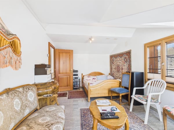 Einfamilienhaus an sonniger Lage und atemberaubender Weitsicht in Leuk 11