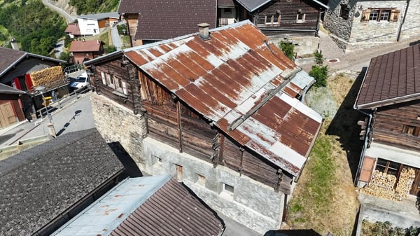 Altertümlicher Baukomplex im Dorfkern von Bratsch 4
