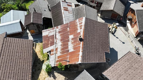 Altertümlicher Baukomplex im Dorfkern von Bratsch 2