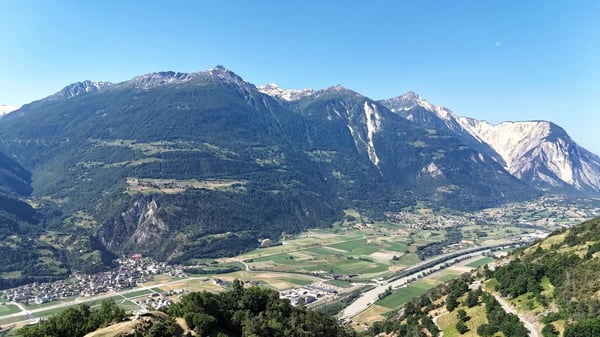 Altertümlicher Baukomplex im Dorfkern von Bratsch 7