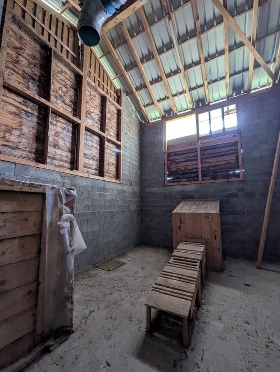 Grosszügiges Ökonomiegebäude im Safrandorf Mund 3