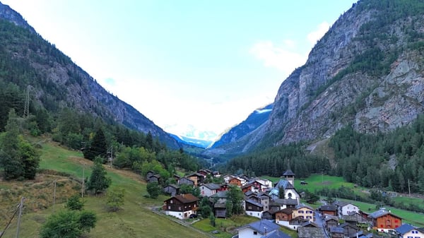Baugrundstück an ruhiger Lage im Mattertal 2