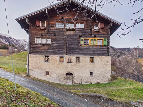 Altwohnung im historischen Meierhüs von Grengiols 10