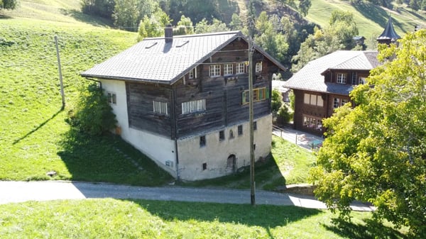 Altwohnung im historischen Meierhüs von Grengiols 1