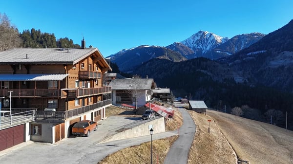 Alpiner Wohntraum mit Panorama am Eingang zum Goms 3