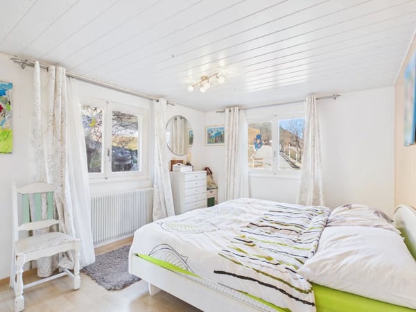 Geräumiges Wohnhaus mit sonnigem Garten oberhalb Naters 12