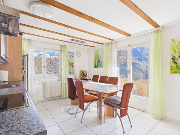 Geräumiges Wohnhaus mit sonnigem Garten oberhalb Naters 5