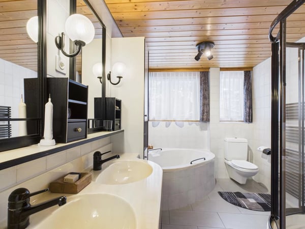 Ansprechende Wohnung an bester Lage in Ried-Brig 9