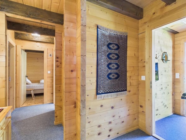 Exklusives Chalet an sonniger Aussichtslage in Ernen 4
