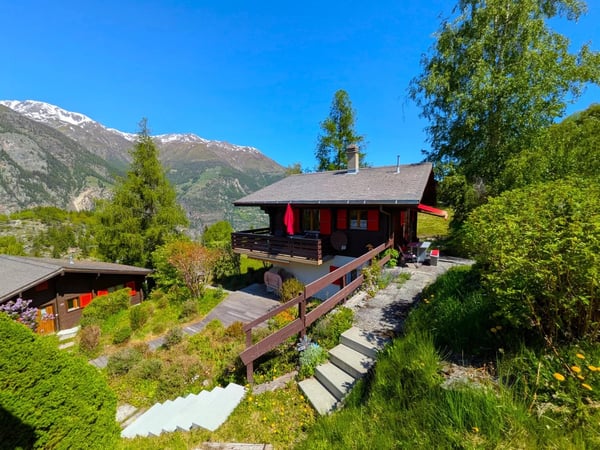 Ferienhaus mit Garage und fantastischem Ausblick 2