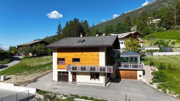Grossartiges Einfamilienhaus oberhalb St. Niklaus 2