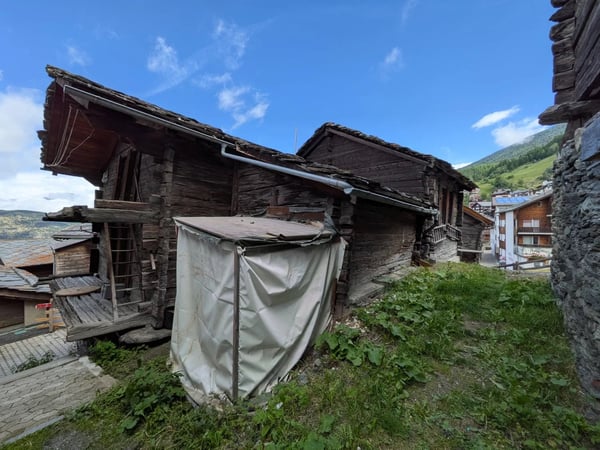 Renovierte 2.5-Zimmerwohnung in Visperterminen 10