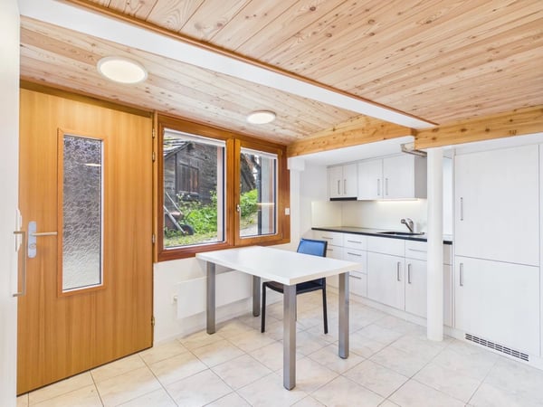 Renovierte 2.5-Zimmerwohnung in Visperterminen 8