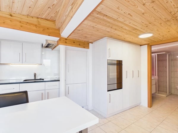 Renovierte 2.5-Zimmerwohnung in Visperterminen 2