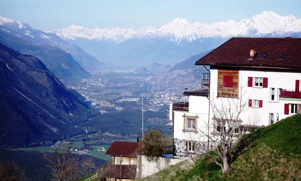 Hotel Rhoneblick - Vielseitige Hotelimmobilie mit Wohnungen 1