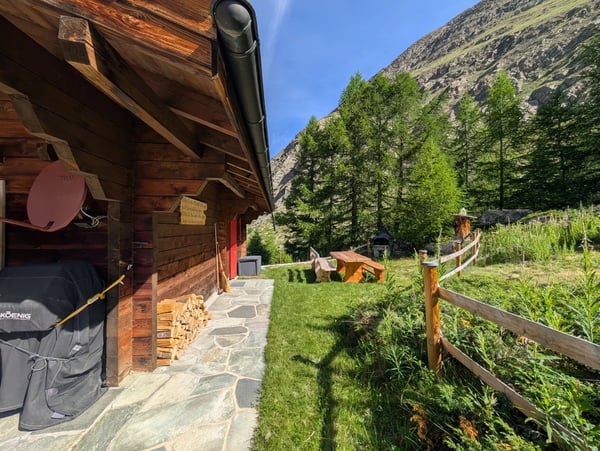 Einzigartiges Alpenidyll - Chalet auf der Täschalp 2