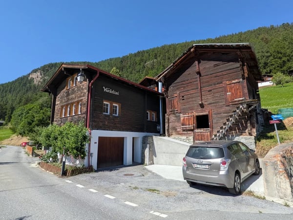 Einfamilienhaus mit Stall in Zeneggen 2