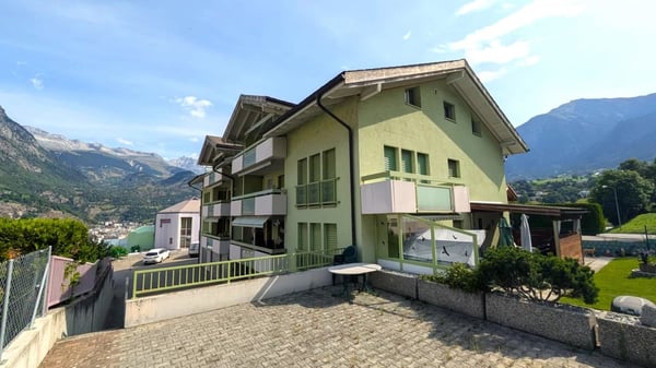 Exklusive Dachwohnung an ruhiger Lage in Brig-Glis 1