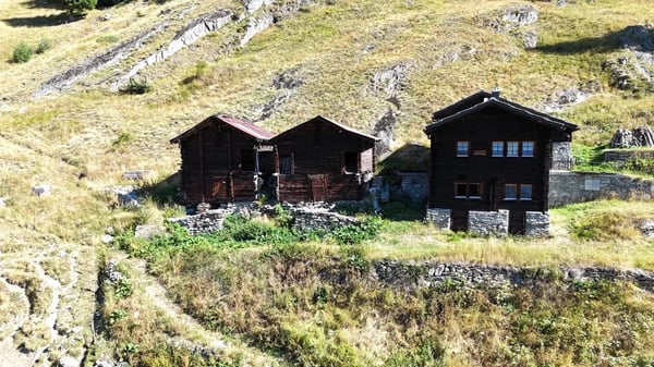 Rustikale Wohnung mit genialem Weitblick und Stall-Scheune bei der Belalp 2