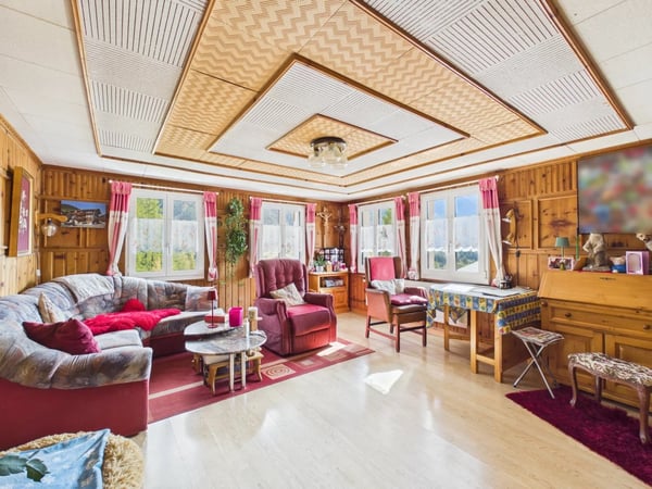 Traditionelles Walliserhaus mit Charme und Potenzial 12