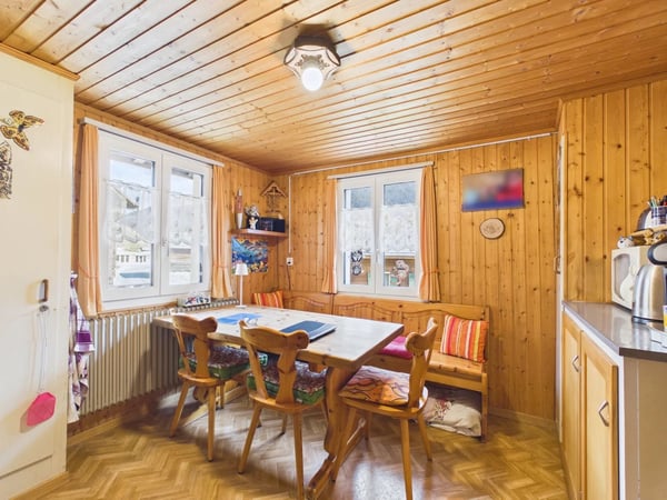 Traditionelles Walliserhaus mit Charme und Potenzial 10