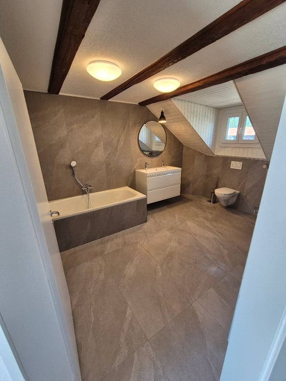 Charmante 4-Zimmer-Maisonette-Wohnung mit Dachterrasse und Kamin in Biel/Bienne – sofort verfügbar! 9