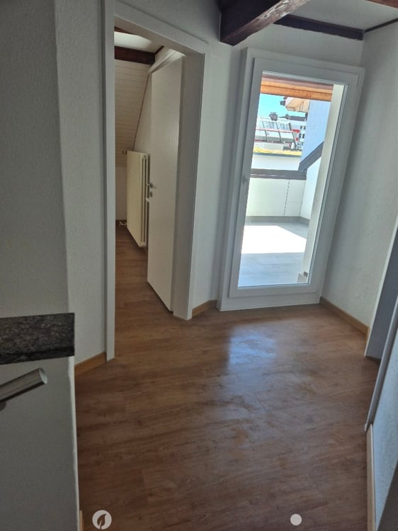 Charmante 4-Zimmer-Maisonette-Wohnung mit Dachterrasse und Kamin in Biel/Bienne – sofort verfügbar! 3