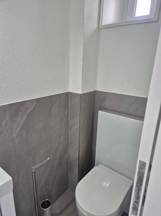 Charmante 4-Zimmer-Maisonette-Wohnung mit Dachterrasse und Kamin in Biel/Bienne – sofort verfügbar! 24