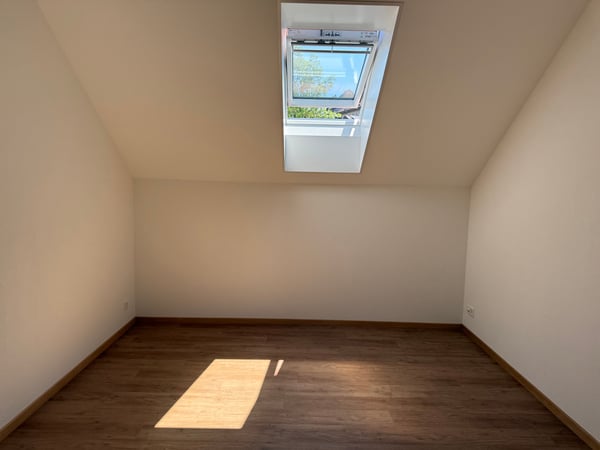 Kernsanierte 2-Zimmer-Dachgeschosswohnung 11