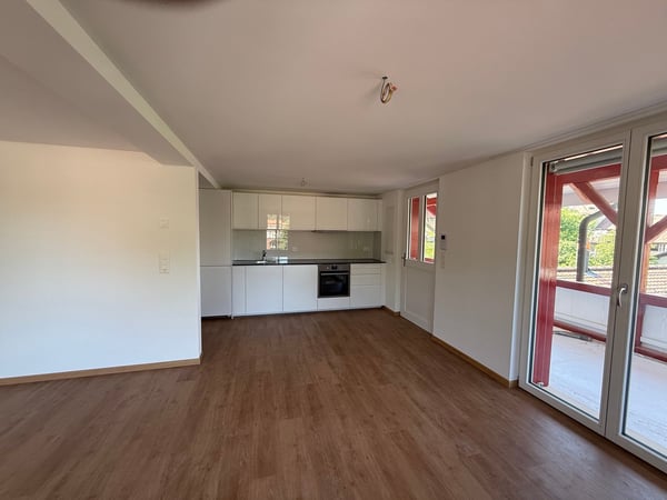 Kernsanierte zentral gelegene 2-Zim-Wohnung 8